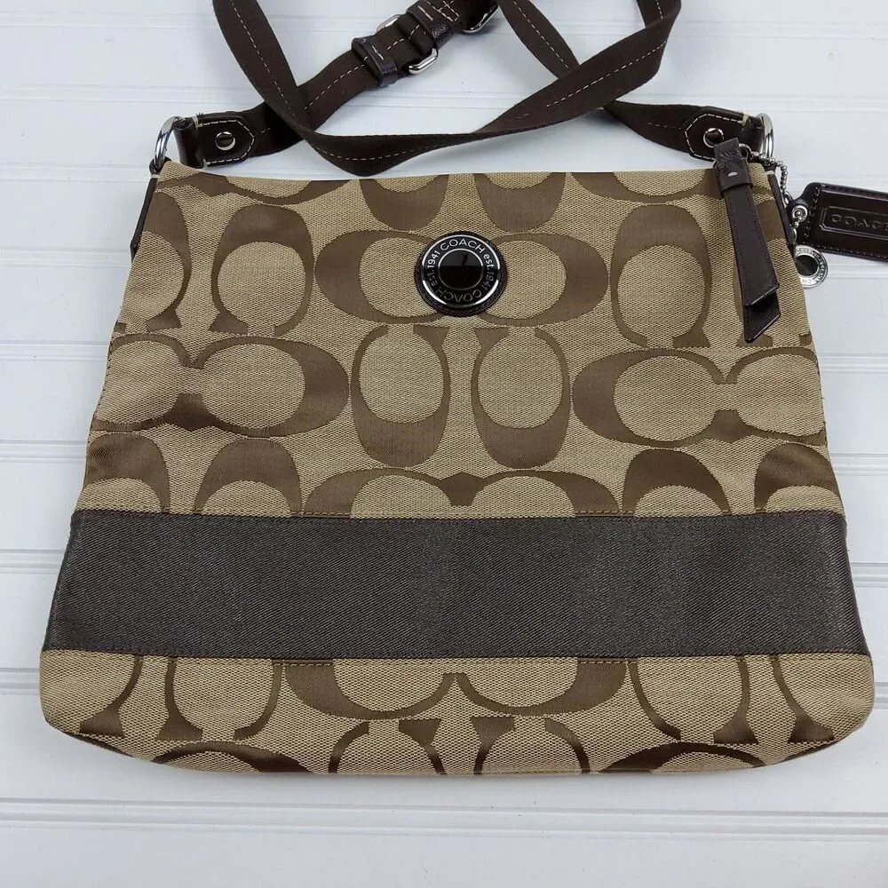 Coach Signature F19220 Crossbody Shoulder Handbag Purse Brown